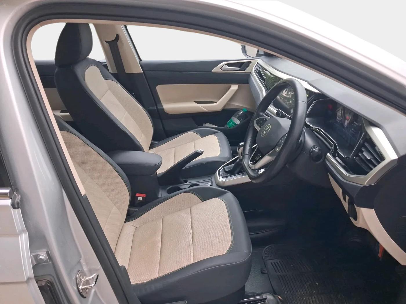 2022 Volkswagen VIRTUS TOPLINE TSI 1.0 AT, Petrol, Automatic, 17,761 km, interior