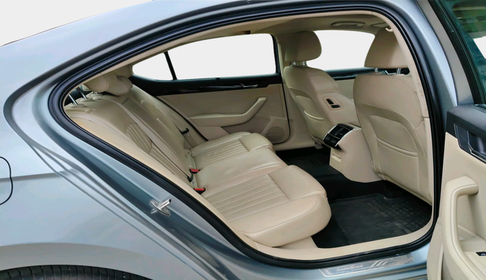 2016 Skoda Superb L&K 2.0 TDI AT, Diesel, Automatic, 92,140 km, interior