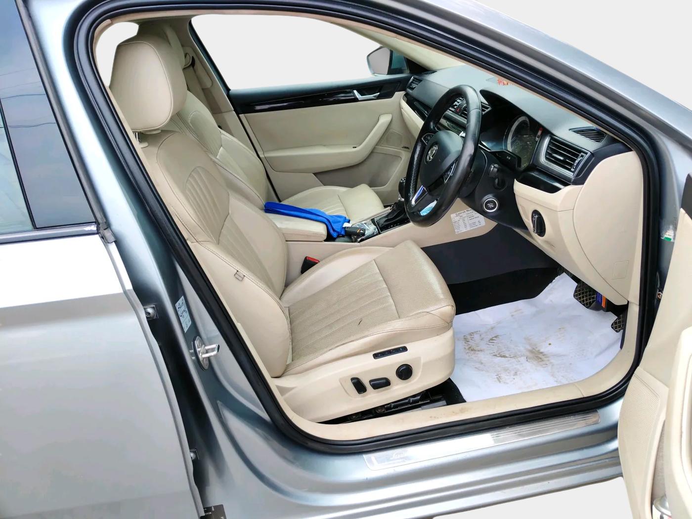 2016 Skoda Superb L&K 2.0 TDI AT, Diesel, Automatic, 92,140 km, interior
