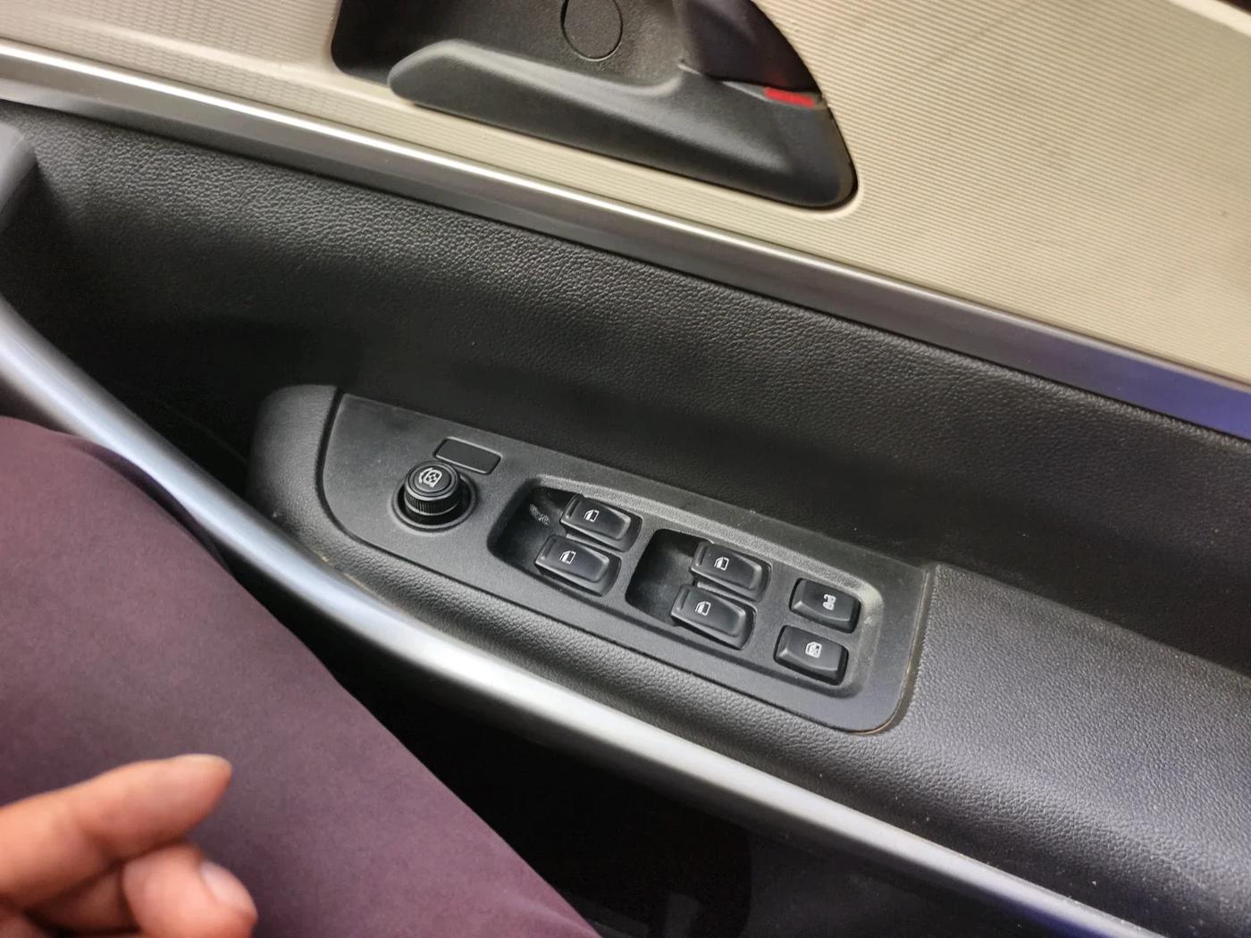 2025 Mahindra XUV700 MX Diesel MT 7 STR, Diesel, Manual, 15,250 km, interior