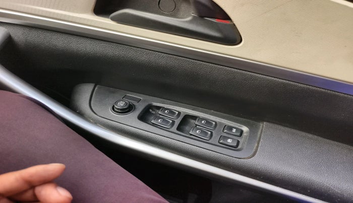 2025 Mahindra XUV700 MX Diesel MT 7 STR, Diesel, Manual, 15,250 km, interior