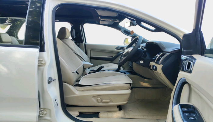 2018 Ford Endeavour TITANIUM 3.2 4X4 AT, Diesel, Automatic, 97,352 km, interior