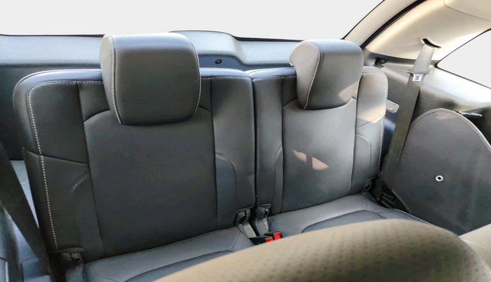 2018 Tata Hexa XT 4X2 7 STR, Diesel, Manual, 96,181 km, interior