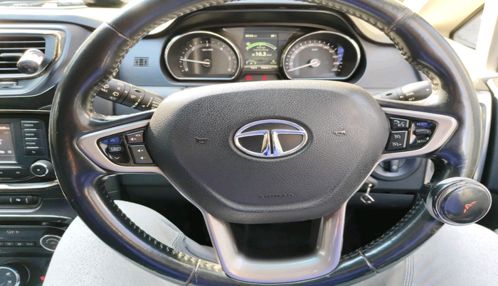 2018 Tata Hexa XT 4X2 7 STR, Diesel, Manual, 96,181 km, interior