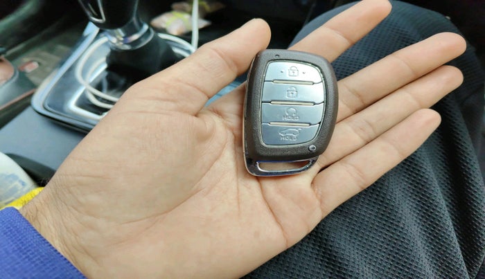 2022 Hyundai ALCAZAR PLATINUM 1.5 MT 7STR, Diesel, Manual, 1,95,725 km, interior