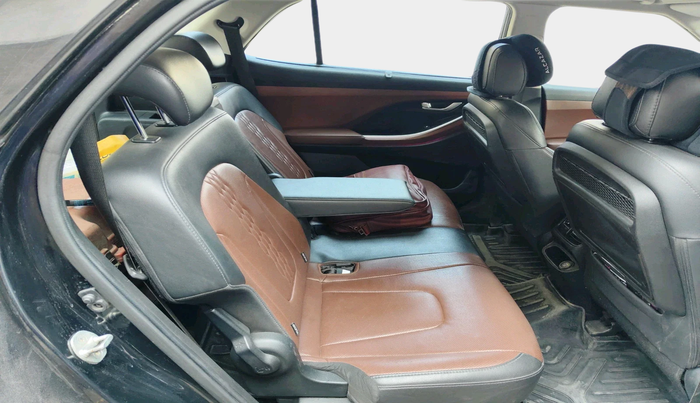 2022 Hyundai ALCAZAR PLATINUM 1.5 MT 7STR, Diesel, Manual, 1,95,725 km, interior