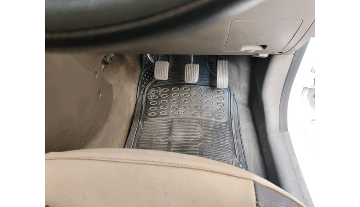 2015 Hyundai i10 MAGNA 1.1, Petrol, Manual, 1,07,517 km, interior