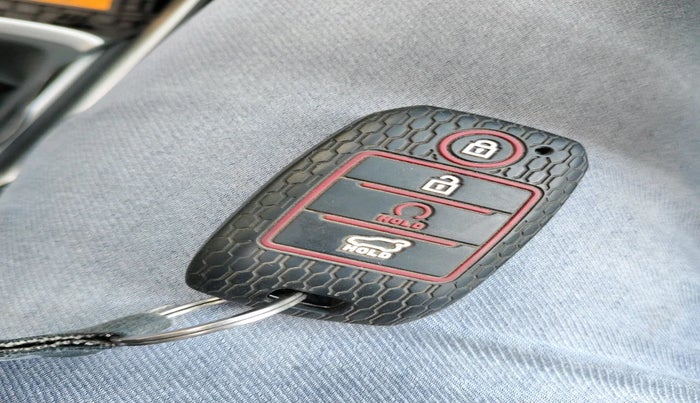 2021 KIA SONET HTK PLUS 1.0 IMT, Petrol, Manual, 22,440 km, interior