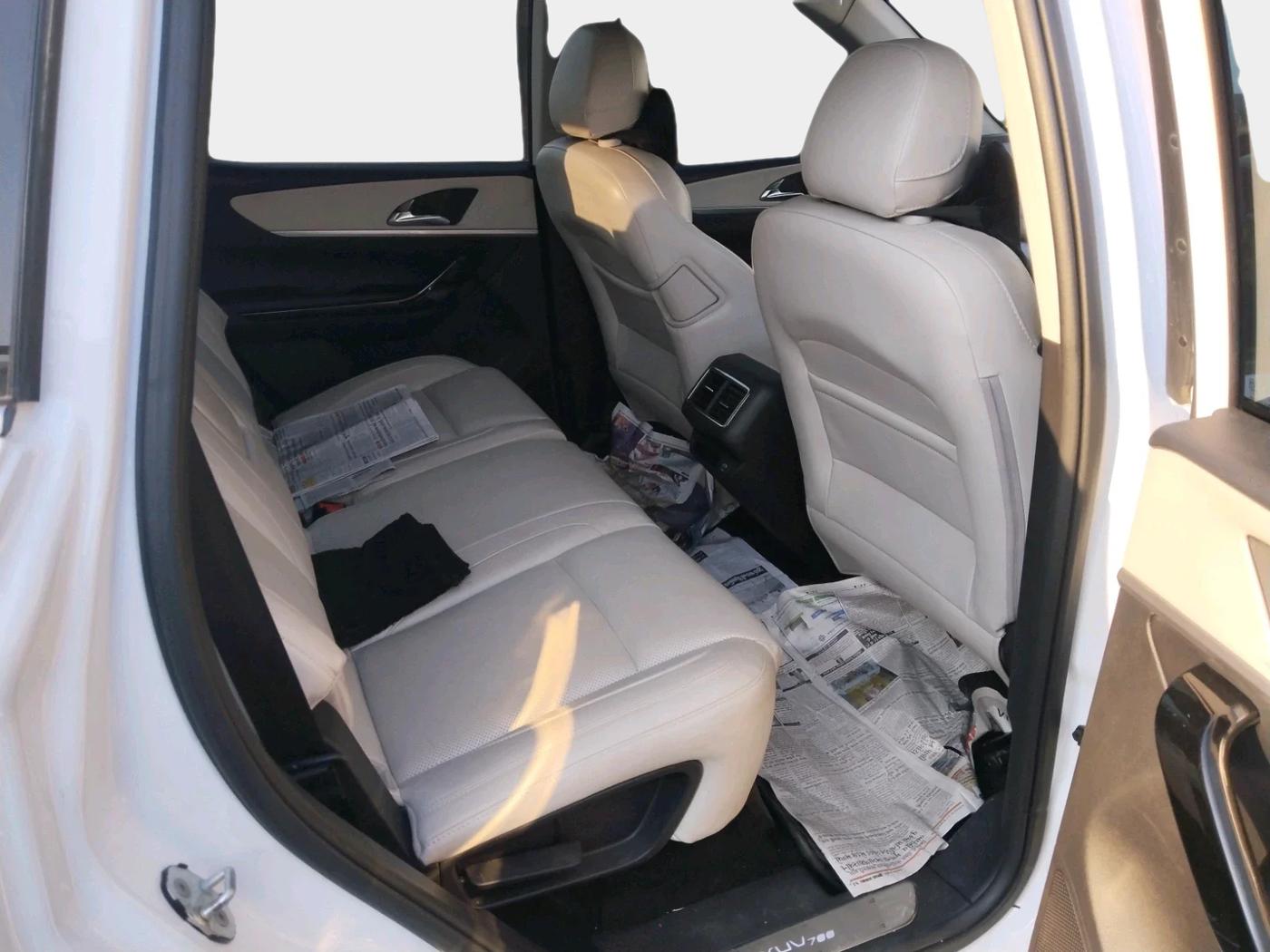 2025 Mahindra XUV700 AX7 Luxury Pack Diesel MT 7 STR, Diesel, Manual, 10,628 km, interior