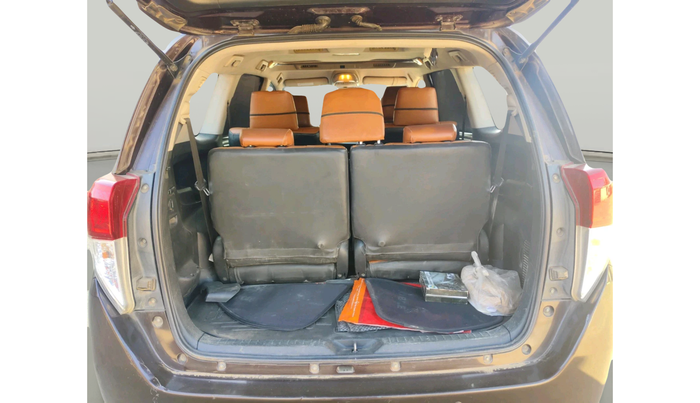 2017 Toyota Innova Crysta 2.4 VX 7 STR, Diesel, Manual, 1,55,901 km, exterior