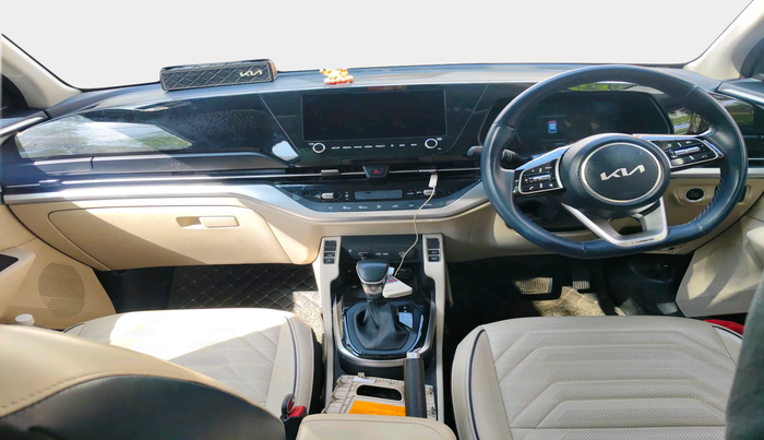 2023 KIA CARENS  LUXURY (O)1.5 TURBO DCT 7 STR, Petrol, Automatic, 17,297 km, interior