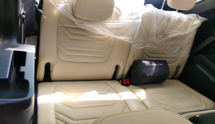 2023 KIA CARENS  LUXURY (O)1.5 TURBO DCT 7 STR, Petrol, Automatic, 17,297 km, interior