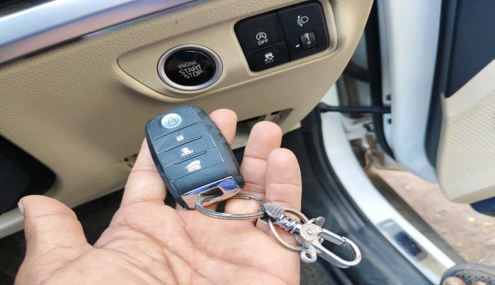 2023 KIA CARENS  LUXURY (O)1.5 TURBO DCT 7 STR, Petrol, Automatic, 17,297 km, interior