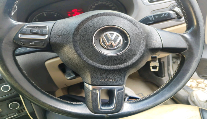 2011 Volkswagen Vento HIGHLINE DIESEL 1.6, Diesel, Manual, 1,64,186 km, interior