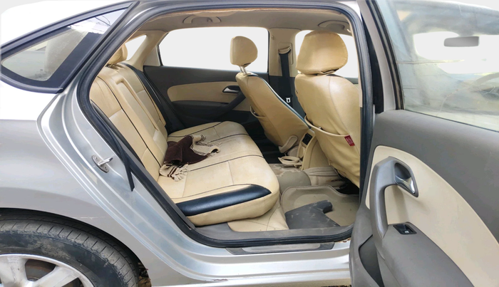 2011 Volkswagen Vento HIGHLINE DIESEL 1.6, Diesel, Manual, 1,64,186 km, interior