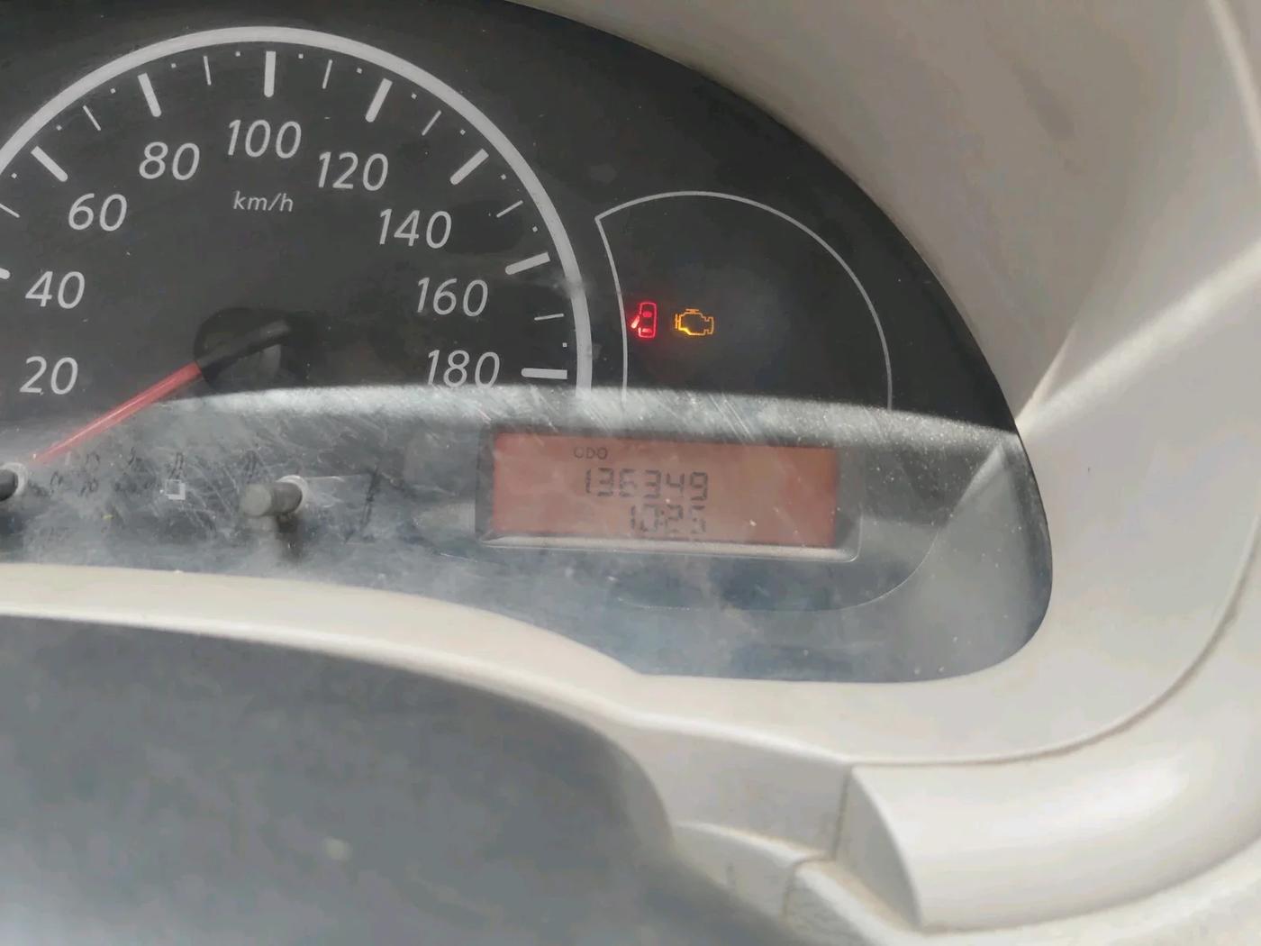 2014 Nissan Micra Active XV, CNG, Manual, 1,36,349 km, interior