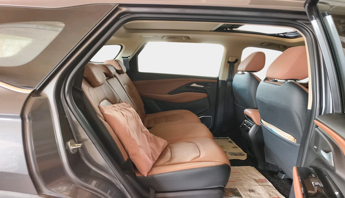 2023 MG HECTOR PLUS SHARP PRO 2.0 TURBO DIESEL 7 STR, Diesel, Manual, 36,857 km, interior