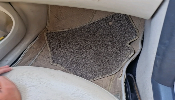 2013 Skoda Laura AMBIENTE 1.9 TDI AT, Diesel, Automatic, 1,74,580 km, interior