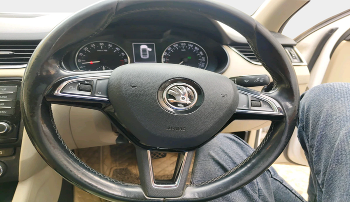 2016 Skoda Octavia 2.0 TDI CR STYLE PLUS AT, Diesel, Automatic, 1,07,010 km, interior