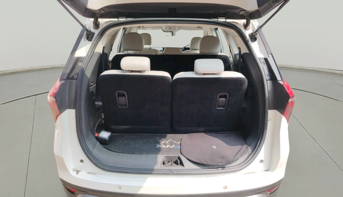 2022 Mahindra XUV700 AX 7 D AT 7 STR, Diesel, Automatic, 40,011 km, exterior