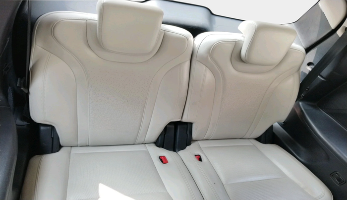 2022 Mahindra XUV700 AX 7 D AT 7 STR, Diesel, Automatic, 40,011 km, interior