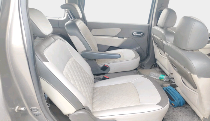 2015 Renault Lodgy 110 PS RXZ 7 STR, Diesel, Manual, 1,11,650 km, interior