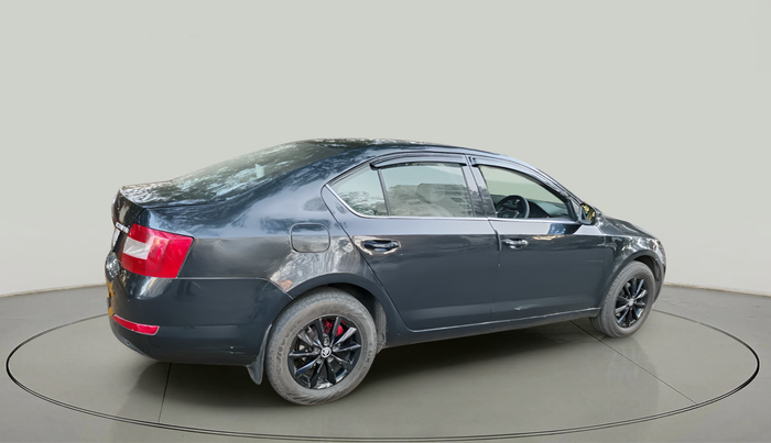 2015 Skoda Octavia ELEGANCE 2.0 TDI AT, Diesel, Automatic, 1,29,686 km, exterior