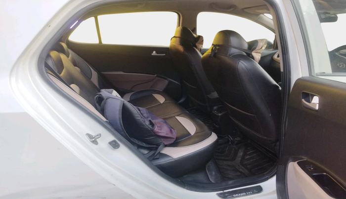 2018 Hyundai Grand i10 SPORTZ 1.2 KAPPA VTVT, Petrol, Manual, 2,31,218 km, interior