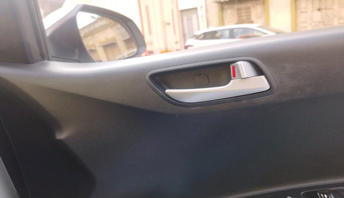 2018 Hyundai Grand i10 SPORTZ 1.2 KAPPA VTVT, Petrol, Manual, 2,31,218 km, interior