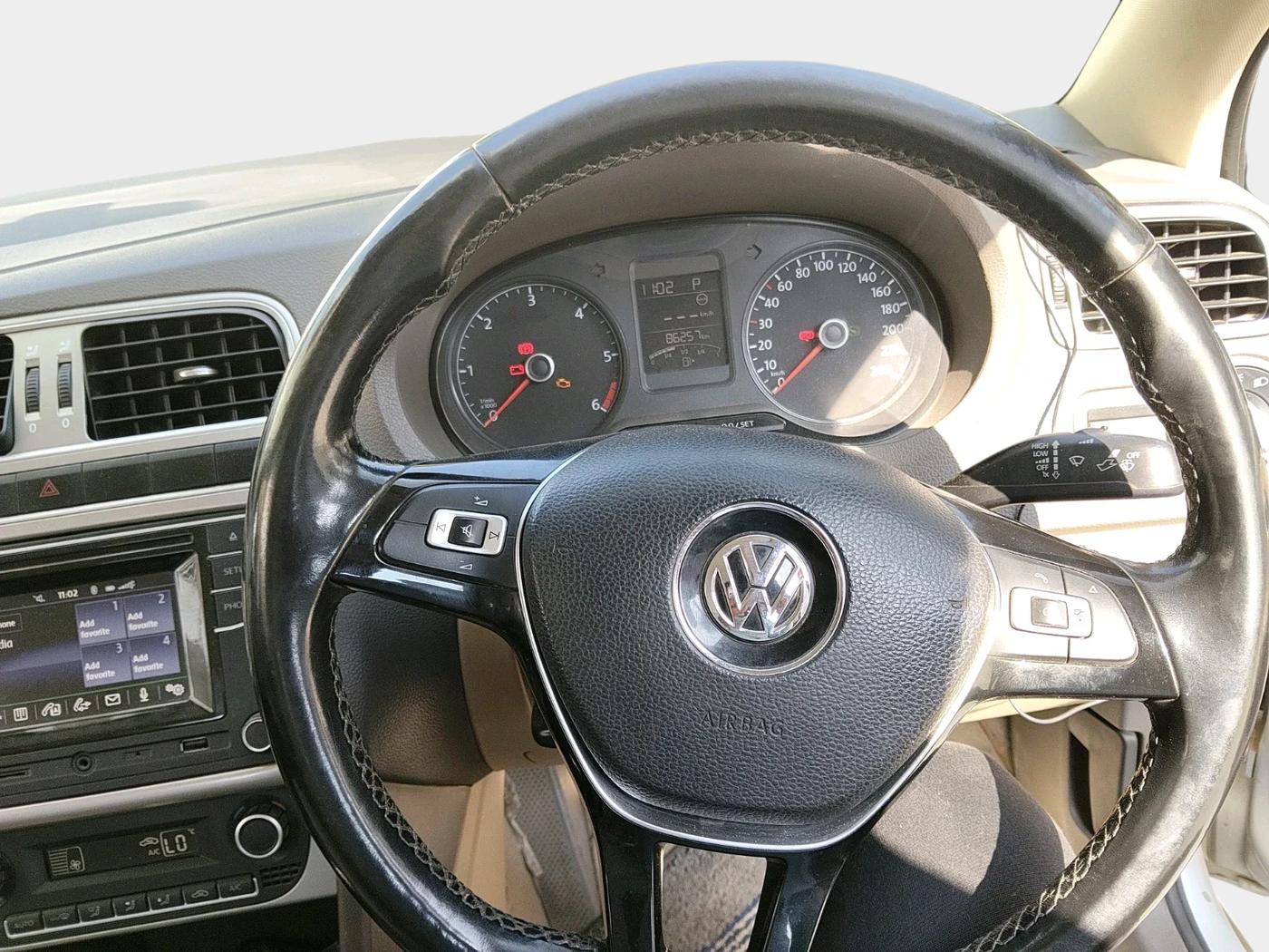 2017 Volkswagen Vento HIGHLINE PLUS 1.5 AT 16 ALLOY, Diesel, Automatic, 86,257 km, interior