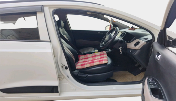 2019 Hyundai Grand i10 SPORTZ 1.2 KAPPA VTVT, CNG, Manual, 64,036 km, interior