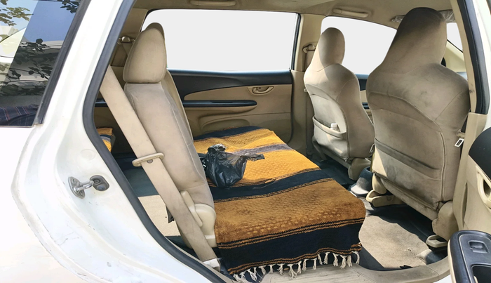 2015 Honda Mobilio 1.5L I-DTEC V, Diesel, Manual, 1,83,303 km, interior