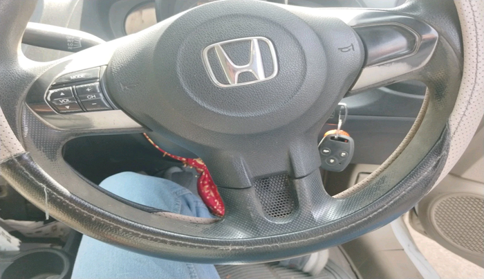 2014 Honda Amaze 1.5L I-DTEC S, Diesel, Manual, 1,37,602 km, interior