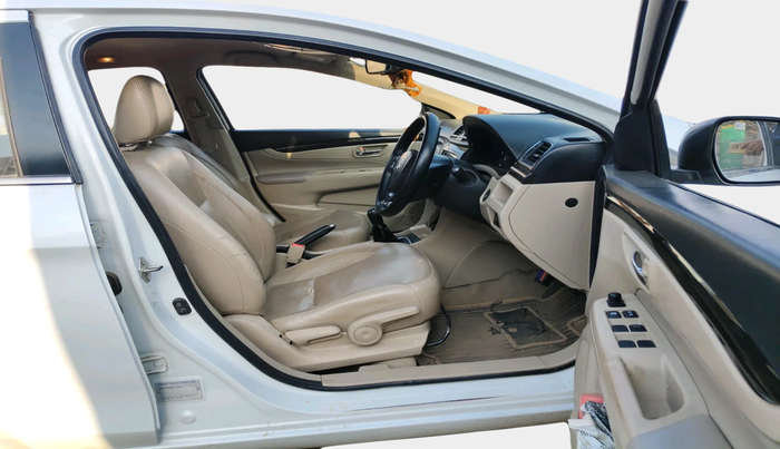 2017 Maruti Ciaz ZDI+ SHVS, Diesel, Manual, 1,20,135 km, interior