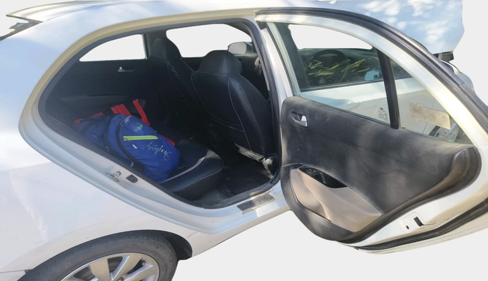 2014 Hyundai Xcent S (O) 1.2, Petrol, Manual, 2,35,266 km, interior