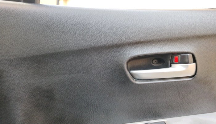 2013 Maruti Wagon R 1.0 LXI, Petrol, Manual, 63,386 km, interior