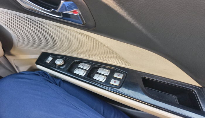 2019 Mahindra XUV300 W8 1.5 DIESEL, Diesel, Manual, 40,167 km, interior