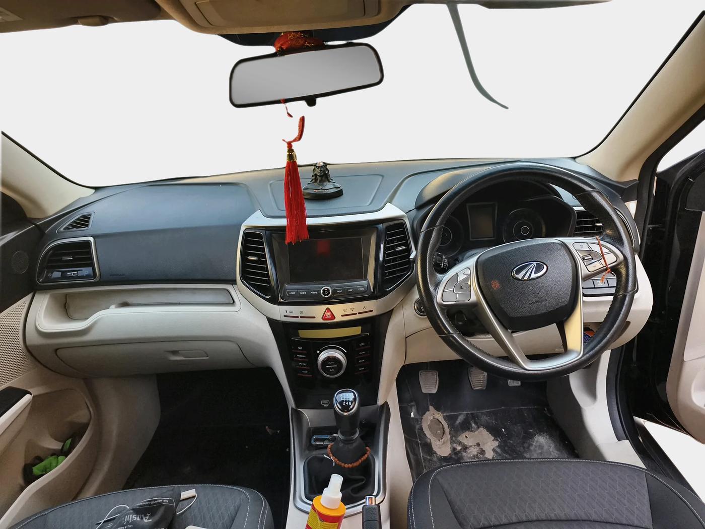 2019 Mahindra XUV300 W8 1.5 DIESEL, Diesel, Manual, 40,167 km, interior