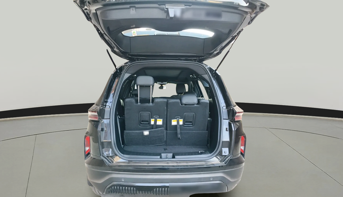 2024 Tata Safari ADVENTURE PLUS DARK EDITION AT, Diesel, Automatic, 7,666 km, exterior