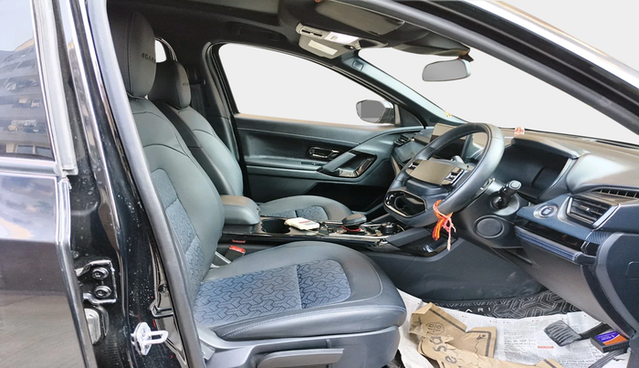 2024 Tata Safari ADVENTURE PLUS DARK EDITION AT, Diesel, Automatic, 7,666 km, interior