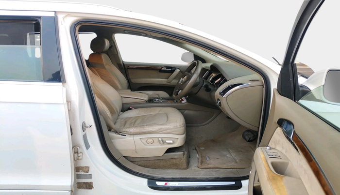 2013 Audi Q7 3.0 TDI QUATTRO, Diesel, Automatic, 1,80,881 km, interior