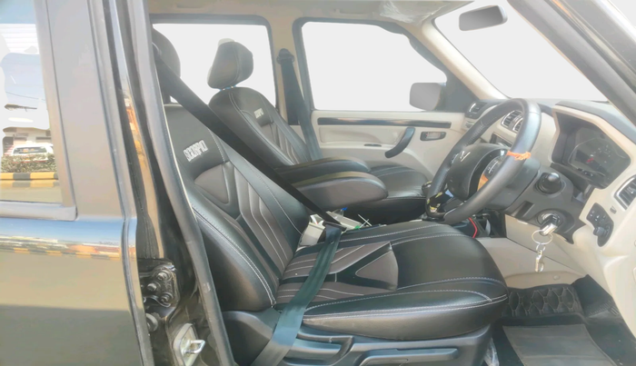 2024 Mahindra SCORPIO CLASSIC S11 7STR, Diesel, Manual, 28,372 km, interior