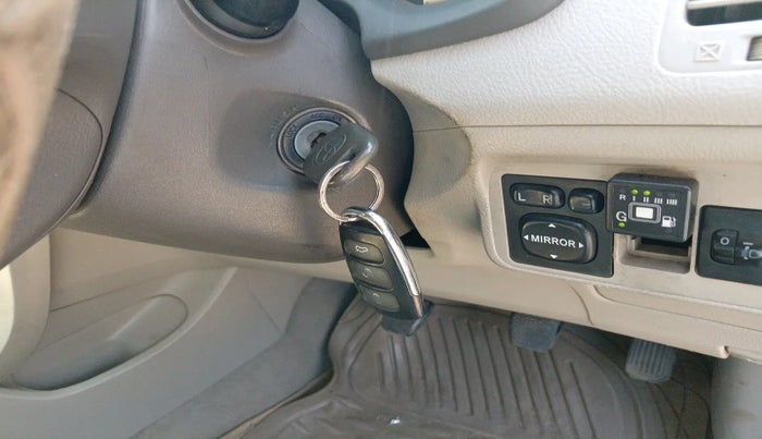 2010 Toyota Corolla Altis G PETROL, Petrol, Manual, 1,78,132 km, interior