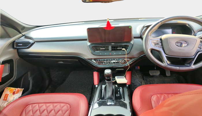 2023 Tata Safari XZA PLUS 2.0L RED DARK EDITION, Diesel, Automatic, 21,359 km, interior
