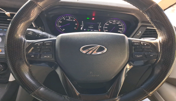 2018 Mahindra MARAZZO M8 7 STR, Diesel, Manual, 75,041 km, interior