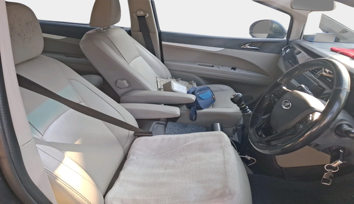 2018 Mahindra MARAZZO M8 7 STR, Diesel, Manual, 75,041 km, interior