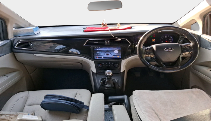 2018 Mahindra MARAZZO M8 7 STR, Diesel, Manual, 75,041 km, interior