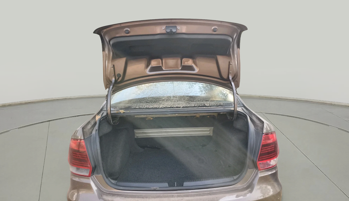 2016 Volkswagen Vento HIGHLINE 1.5 AT, Diesel, Automatic, 1,36,906 km, exterior