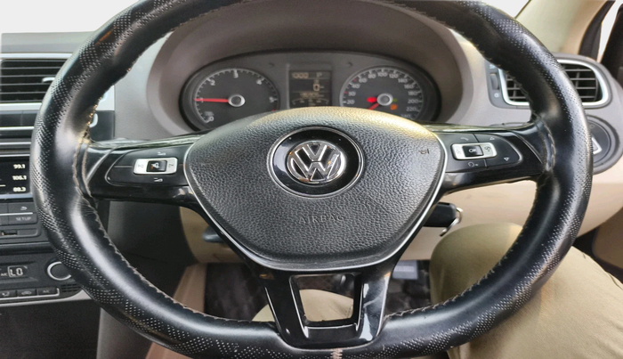 2016 Volkswagen Vento HIGHLINE 1.5 AT, Diesel, Automatic, 1,36,906 km, interior