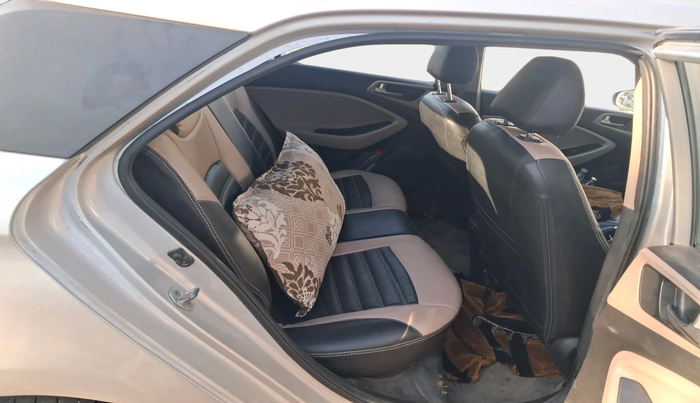 2015 Hyundai Elite i20 SPORTZ 1.4 CRDI, Diesel, Manual, 1,03,669 km, interior